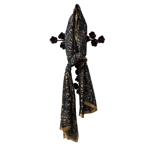 Elegant Black & Beige Beautiful Scarf - Size: 32x68 - Picture 8 of 8